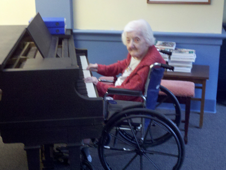 Louise 108 yrs old. - www.SeniorsEntertainer.com