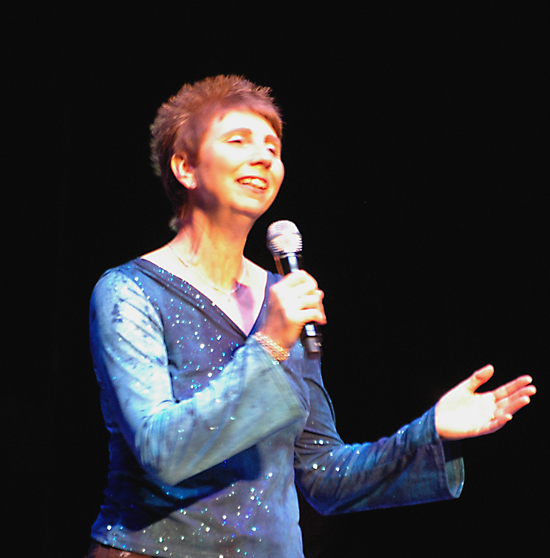 Maggie Vida Concert 2 - www.seniorsentertainer.com